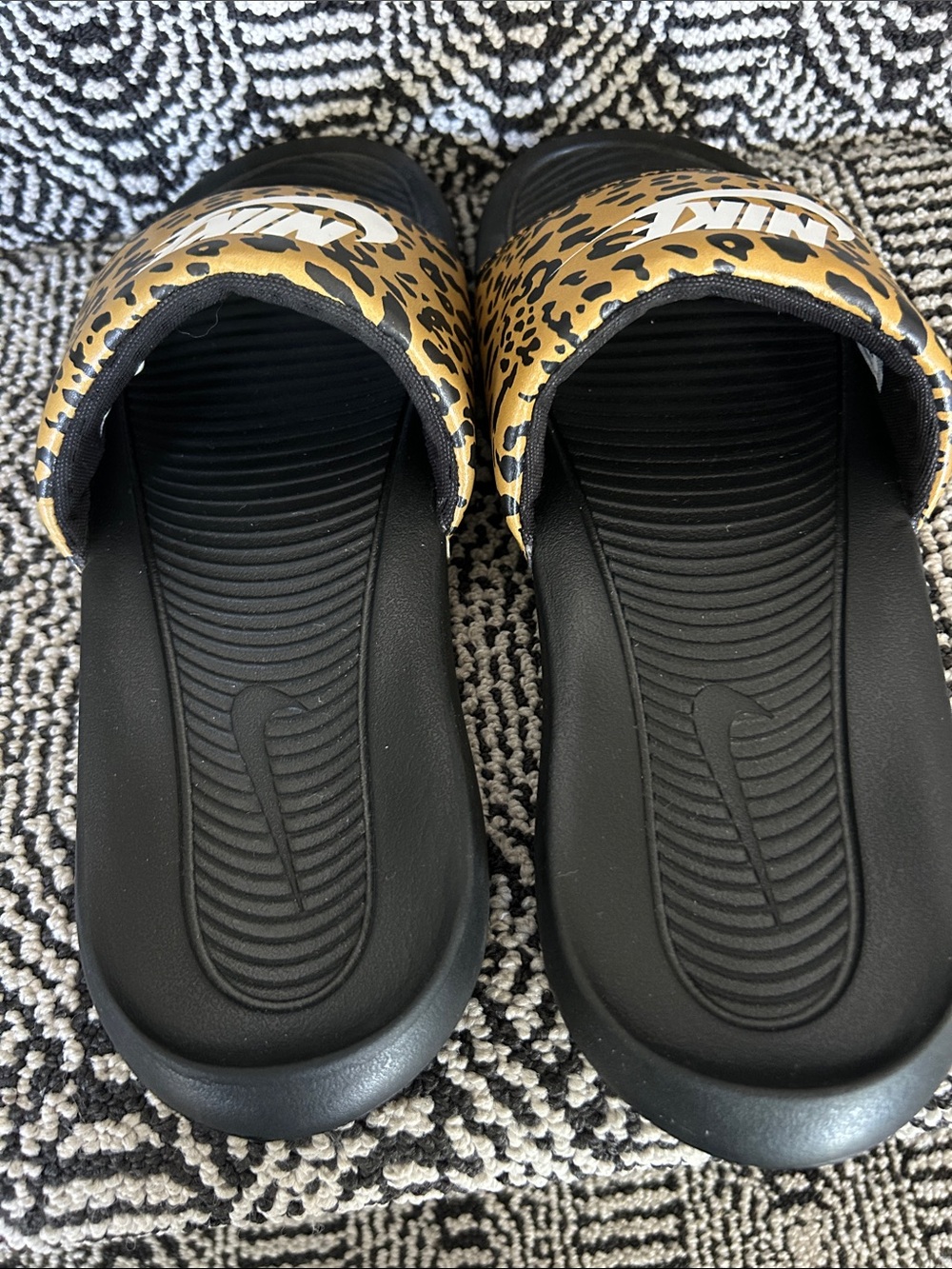 Nike Leopard-Print Slides - Picture 4 of 9